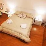 King Center 9 Posti Letto- Grande Terrazza - 2 Bagni Privati *