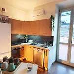 King Center 9 Posti Letto- Grande Terrazza - 2 Bagni Privati * كومو