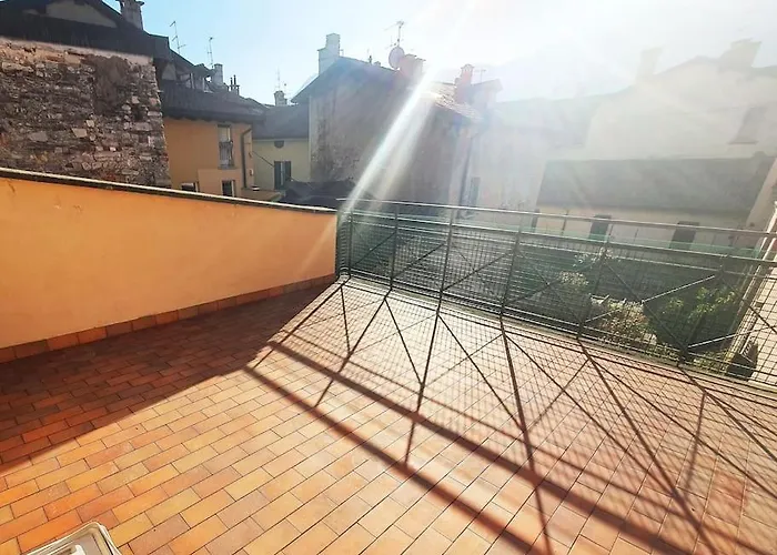 Apartment King Center 9 Posti Letto- Grande Terrazza - 2 Bagni Privati Como